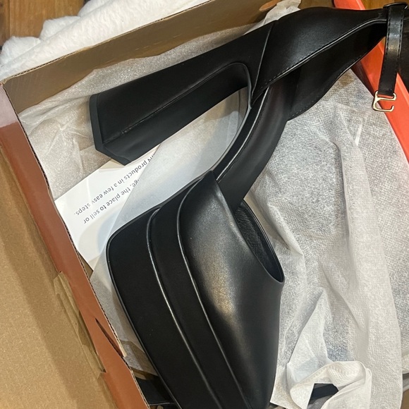 SHEIN Black Platform Sandals - Picture 2 of 6